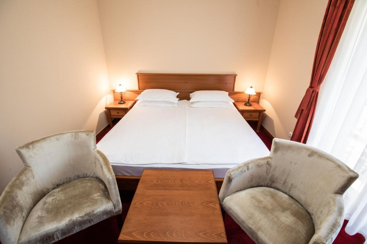 Hotel Vila Lago 팔릭 외부 사진