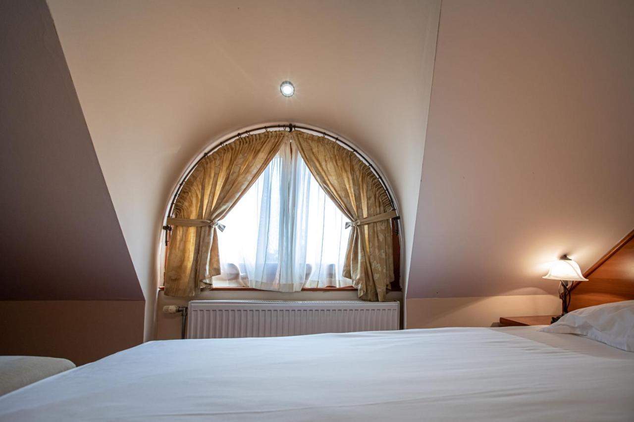 Hotel Vila Lago 팔릭 외부 사진