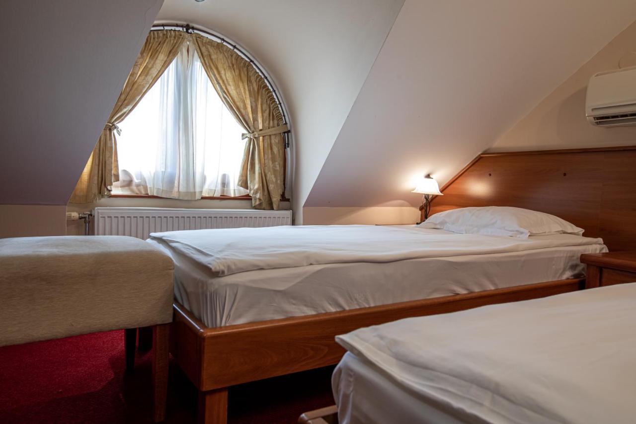 Hotel Vila Lago 팔릭 외부 사진