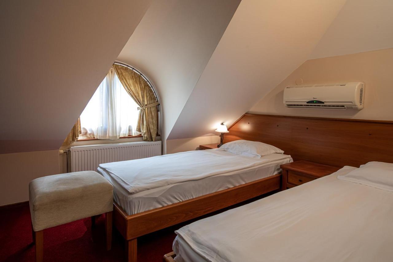 Hotel Vila Lago 팔릭 외부 사진