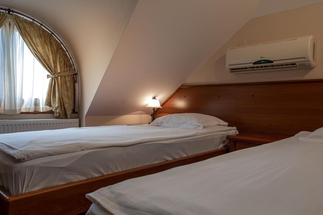 Hotel Vila Lago 팔릭 외부 사진